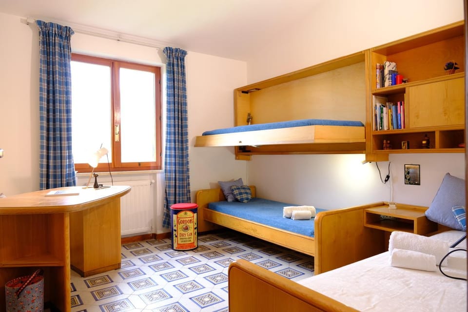 Bed, Bedroom, bunk bed