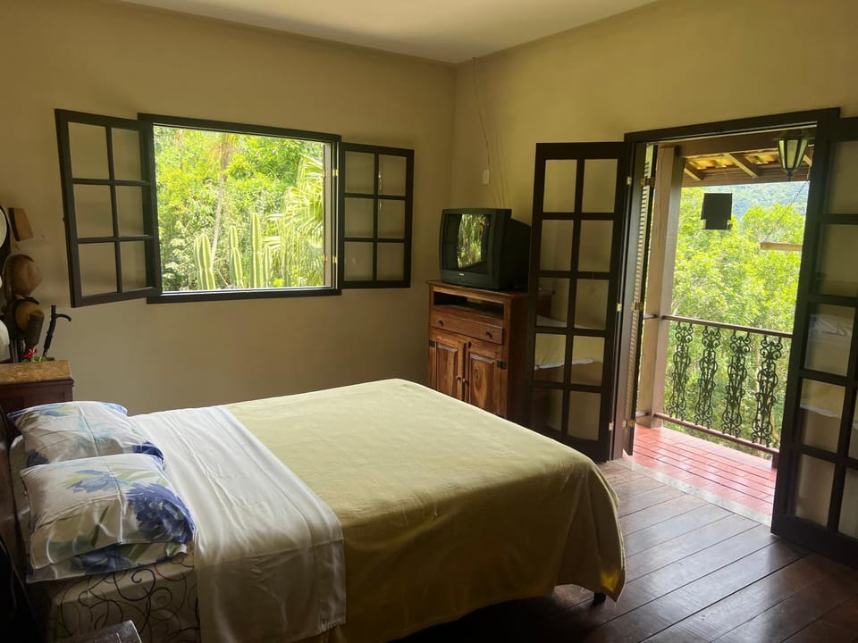 Bed, Natural landscape, Photo of the whole room, Bedroom, Garden view