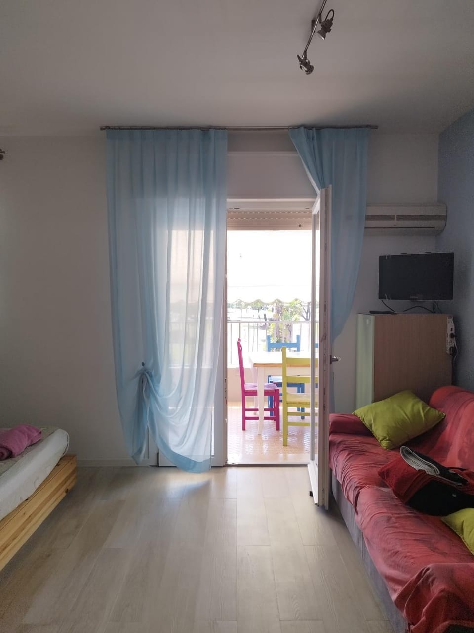 Living room, Photo of the whole room, Bedroom, air conditioner
