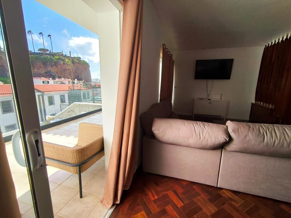 Communal lounge/ TV room, View (from property/room), Balcony/Terrace, Living room, Seating area