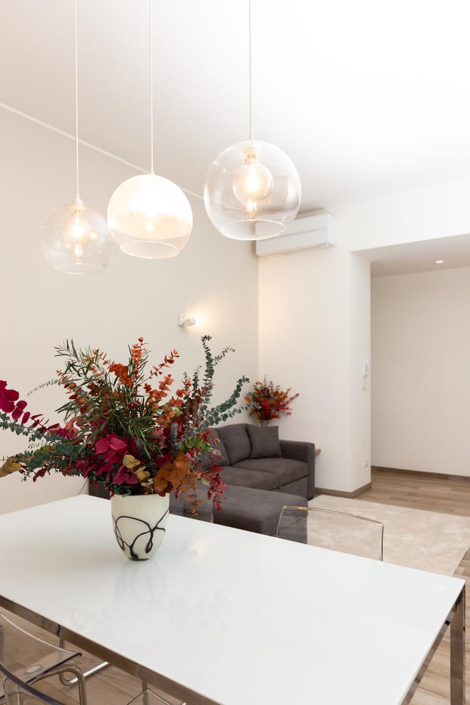Living room, Seating area, Dining area