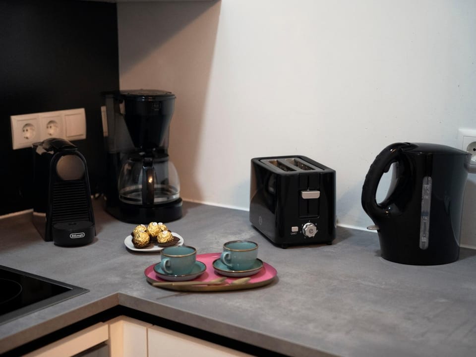 Coffee/tea facilities, toaster, kitchen