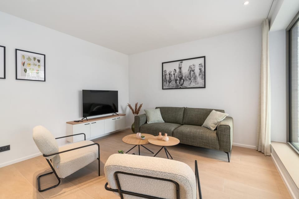 TV and multimedia, Seating area