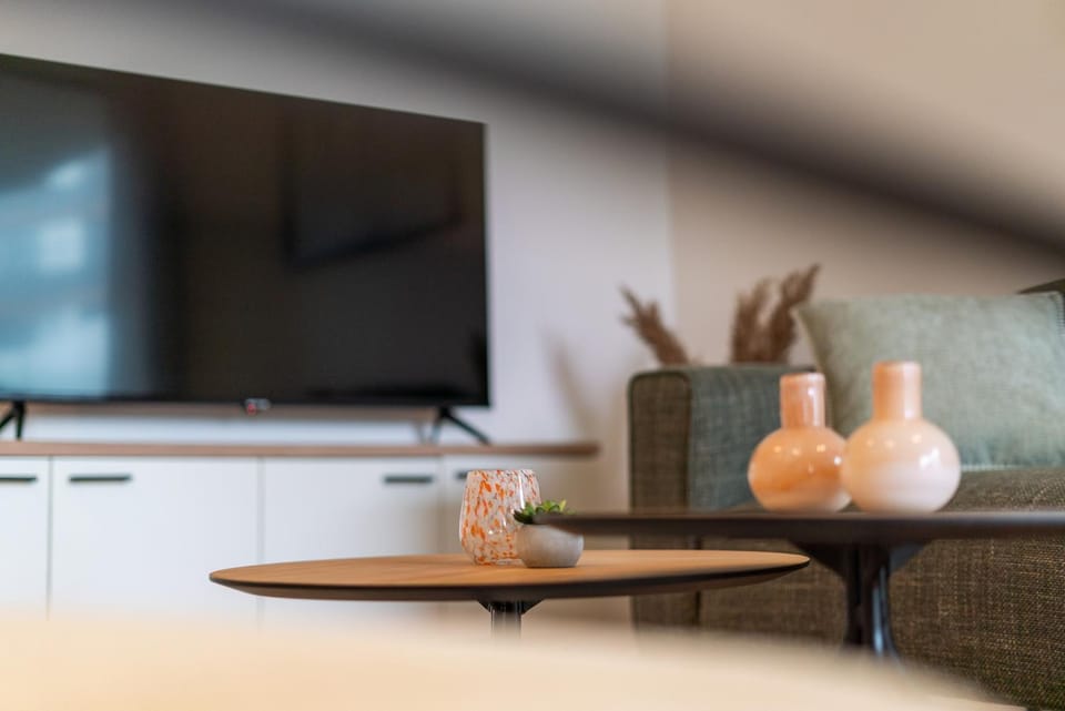 TV and multimedia, Seating area