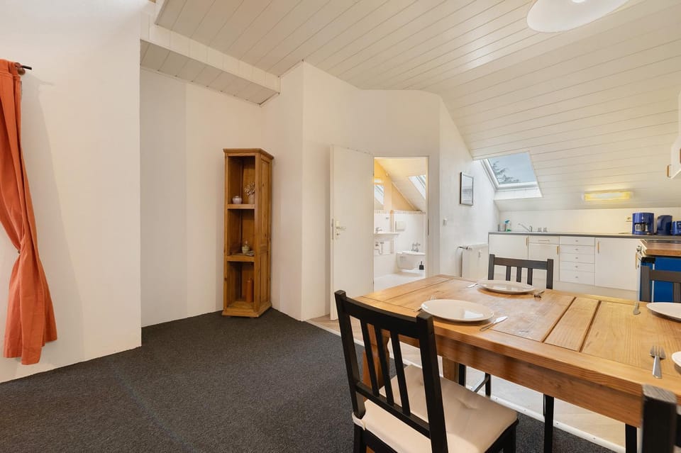 Property building, Kitchen or kitchenette, Living room