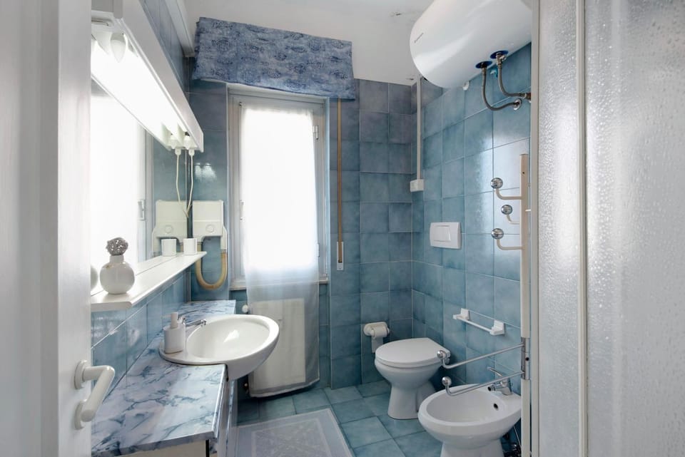 Bathroom, Living room