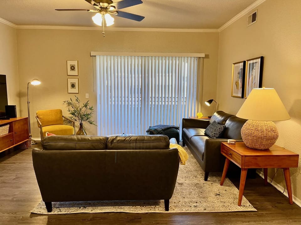 Gated Condo Heated Pool Spa Gym Near Zoo House in Tempe