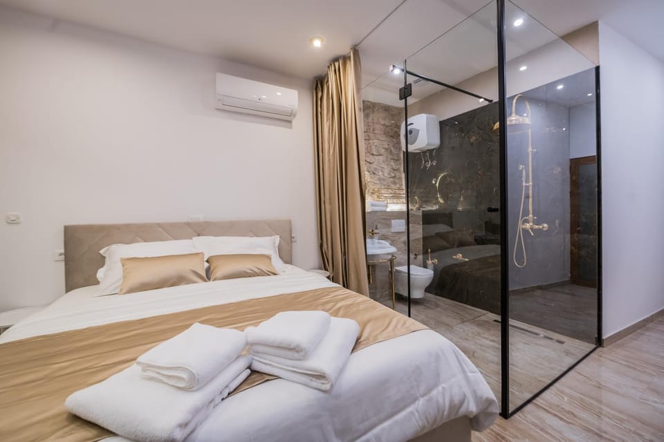 Emperor's Residence Luxury Room - Unique UNESCO site Apartment in Split