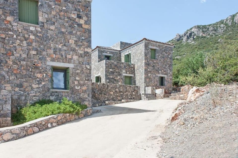 Property building, Day, Natural landscape, Mountain view