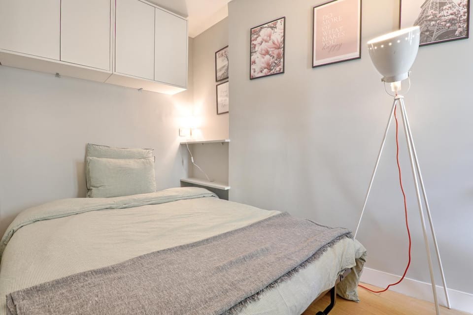 St André 4G - Best Location Apartment in Paris