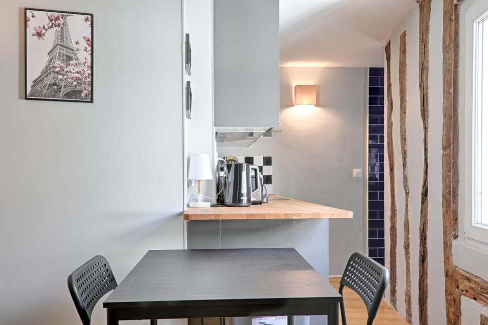 St André 4G - Best Location Apartment in Paris