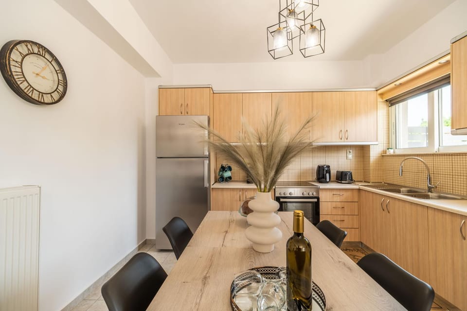 Dining area, oven, stove, kitchen, kitchen