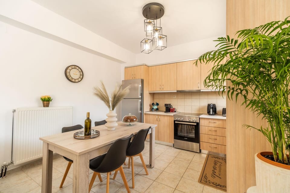 Dining area, oven, stove, kitchen, kitchen