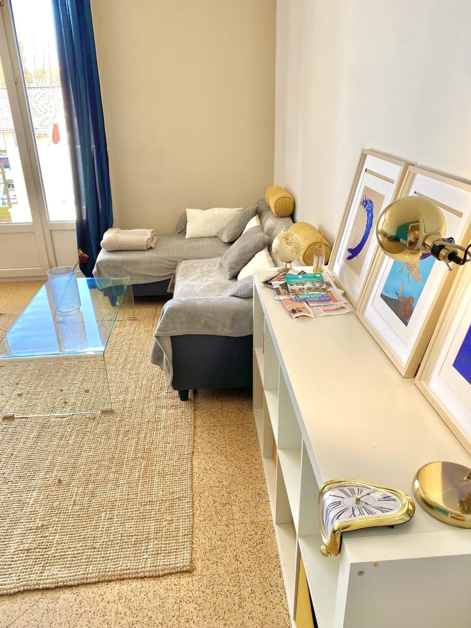 Living room, Seating area