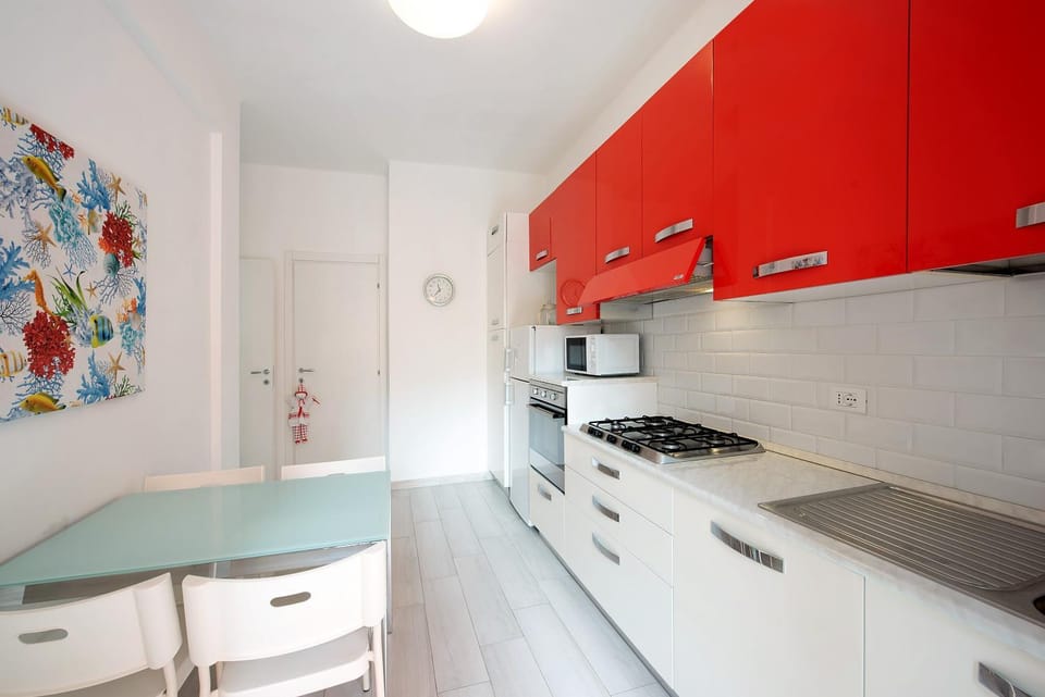 Kitchen or kitchenette, Living room