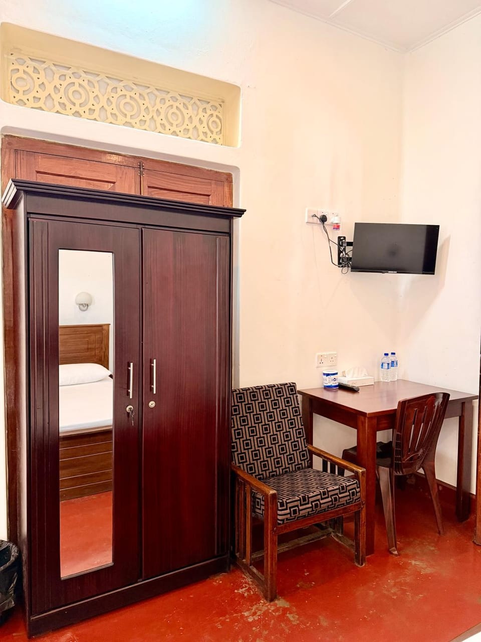 TV and multimedia, wardrobe