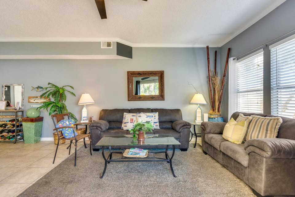 Destin Ground-Level Condo w/ Private Beach Access House in Destin