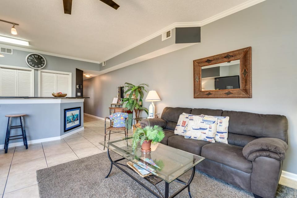 Destin Ground-Level Condo w/ Private Beach Access House in Destin