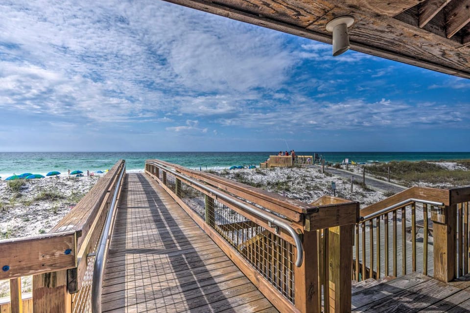 Destin Ground-Level Condo w/ Private Beach Access House in Destin