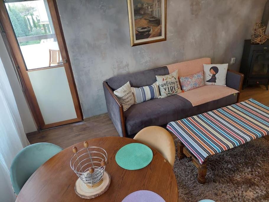Modern 1-bedroom condo with free parking & fast WiFi Apartment in Podgorica