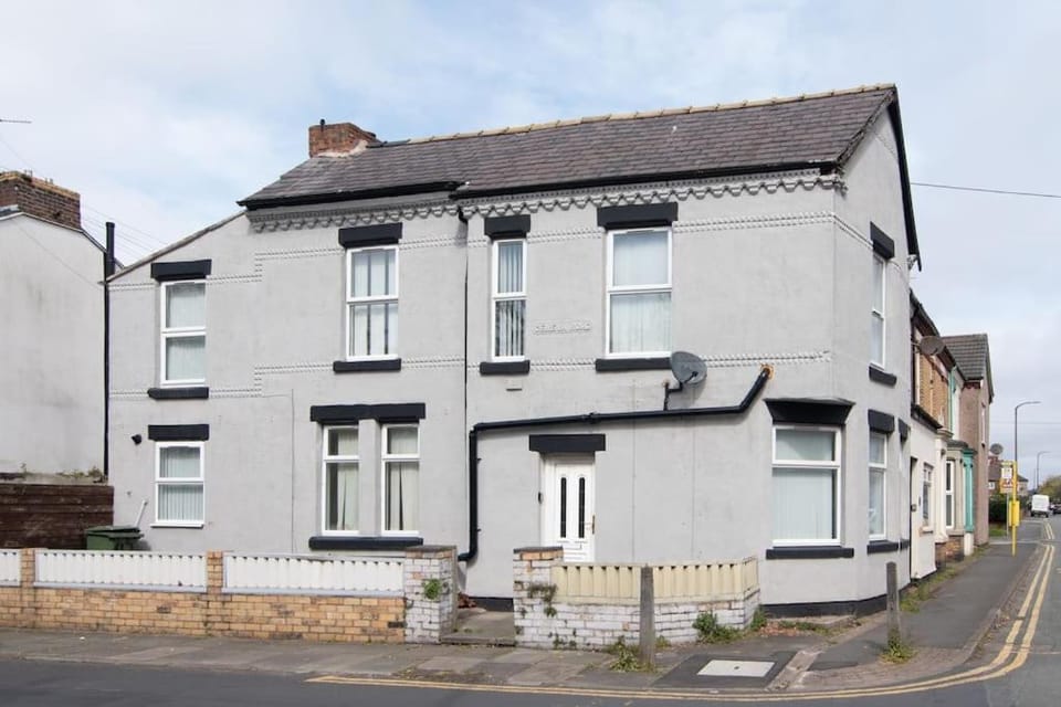 Property building, Street view