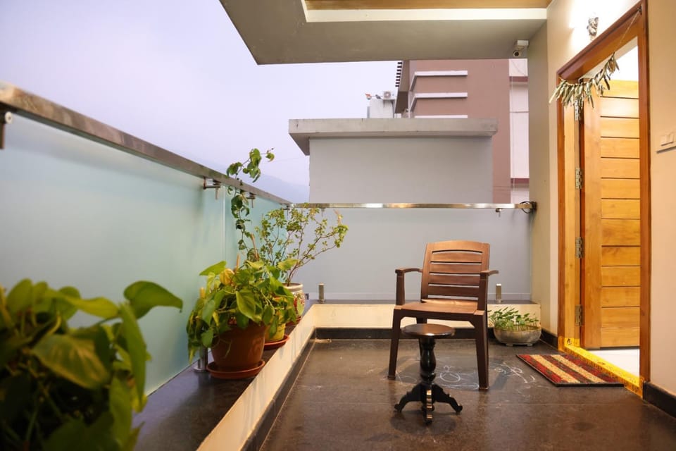 Balcony/Terrace, hair dresser