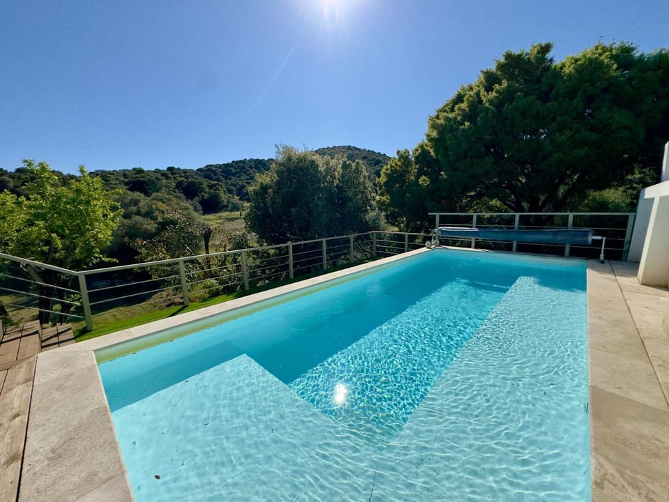 Swimming pool, Swimming pool, sunbed, towels, towels