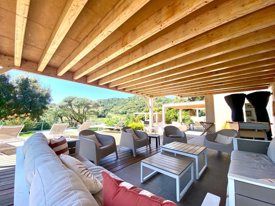 Patio, Day, Garden, View (from property/room), Balcony/Terrace, Living room, Seating area, Garden view, internet