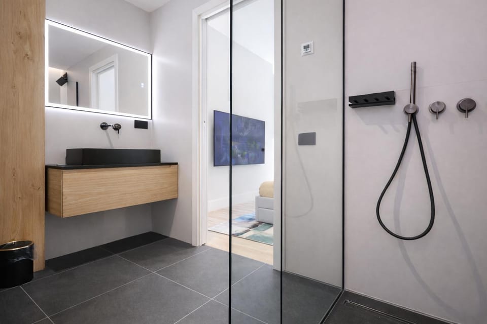 Shower, Bathroom