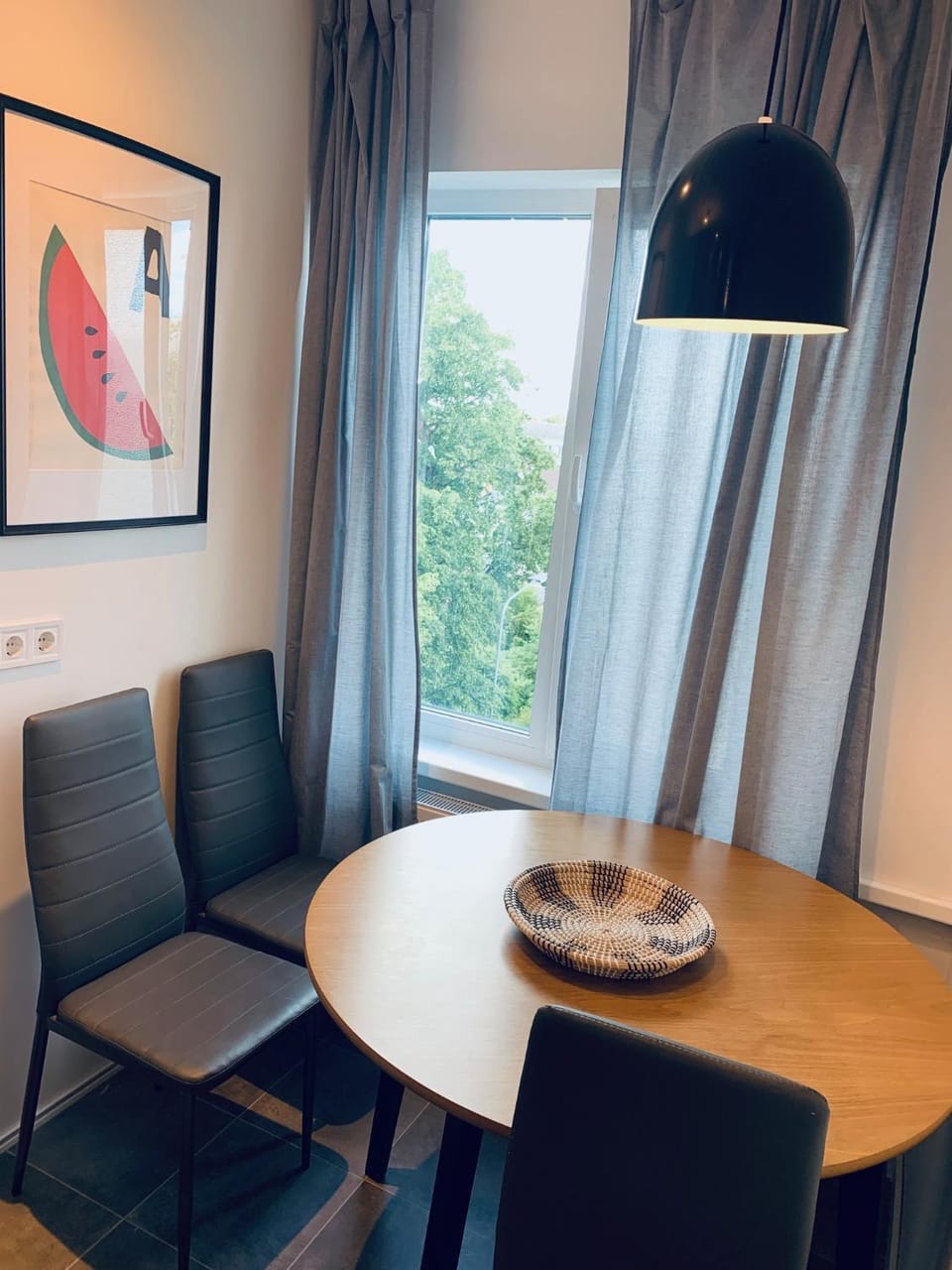 Dining area, kitchen
