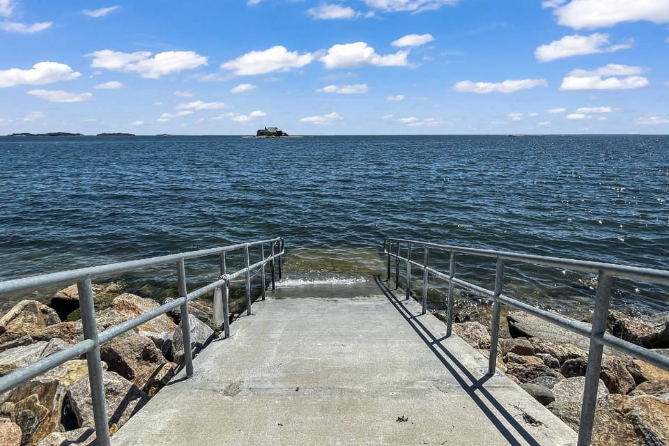 Beachside in Branford House in Stamford