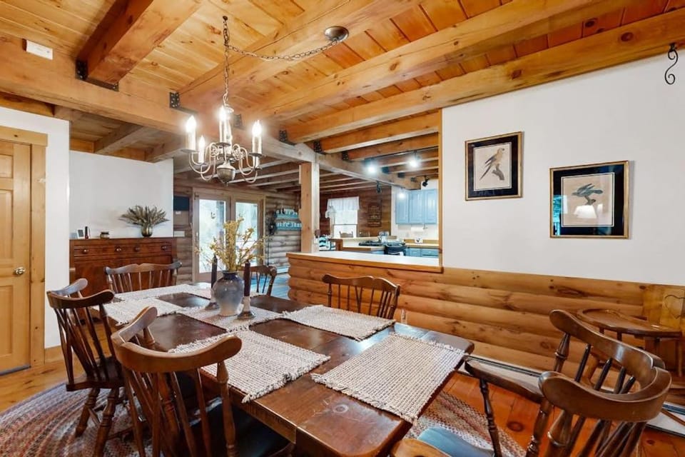 Seating area, Dining area