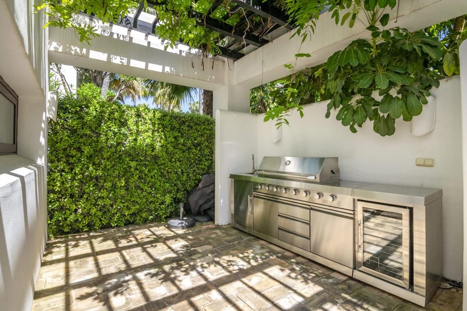 BBQ facilities, Kitchen or kitchenette
