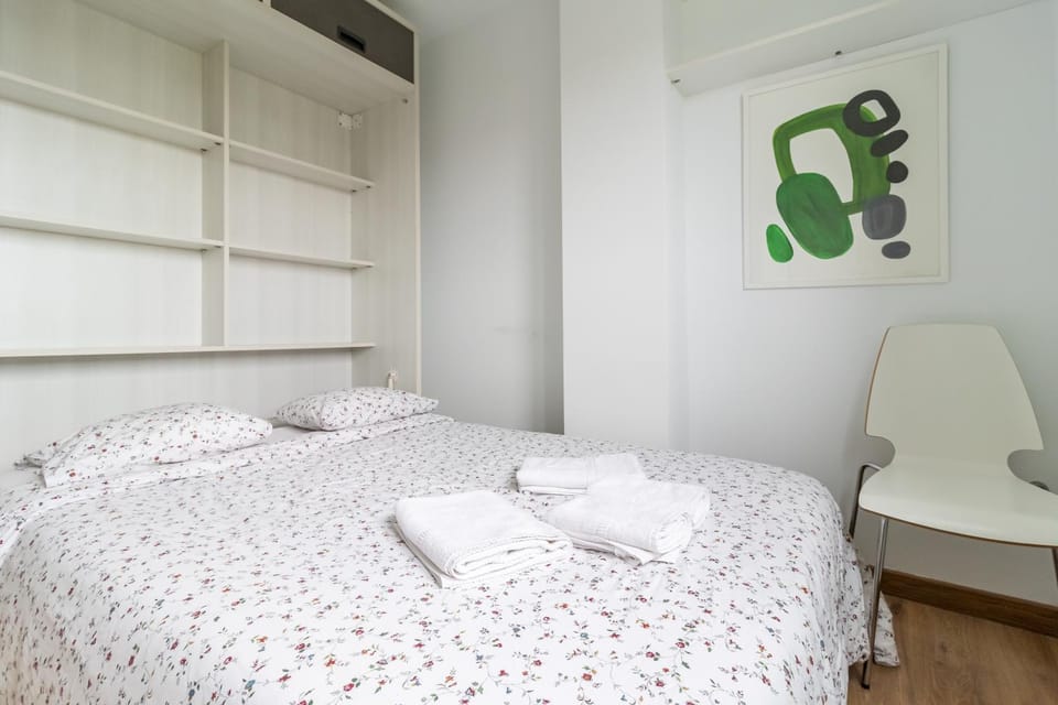 Apartamento luminoso los Castros Apartment in Santander