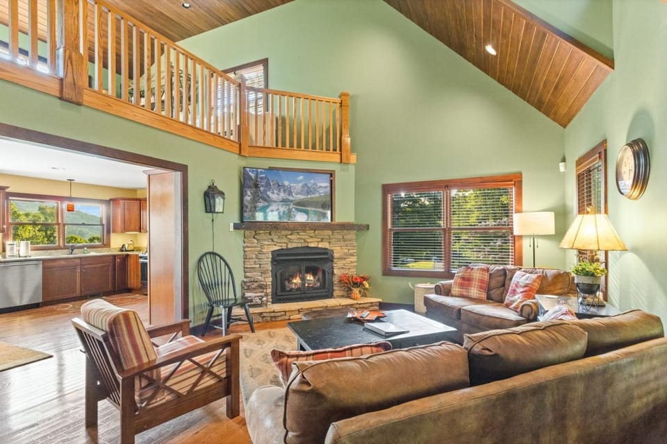 Summit Creek House in Watauga
