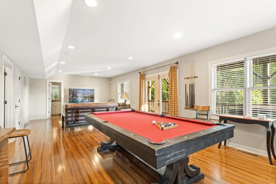 Summit Creek House in Watauga