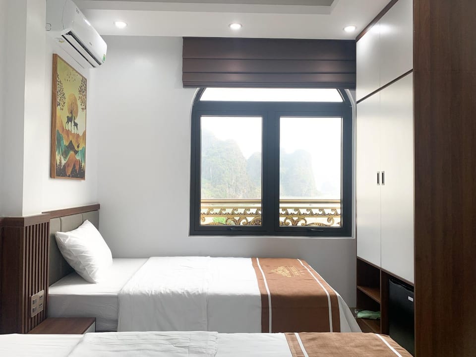 Bed, Photo of the whole room, Bedroom, air conditioner