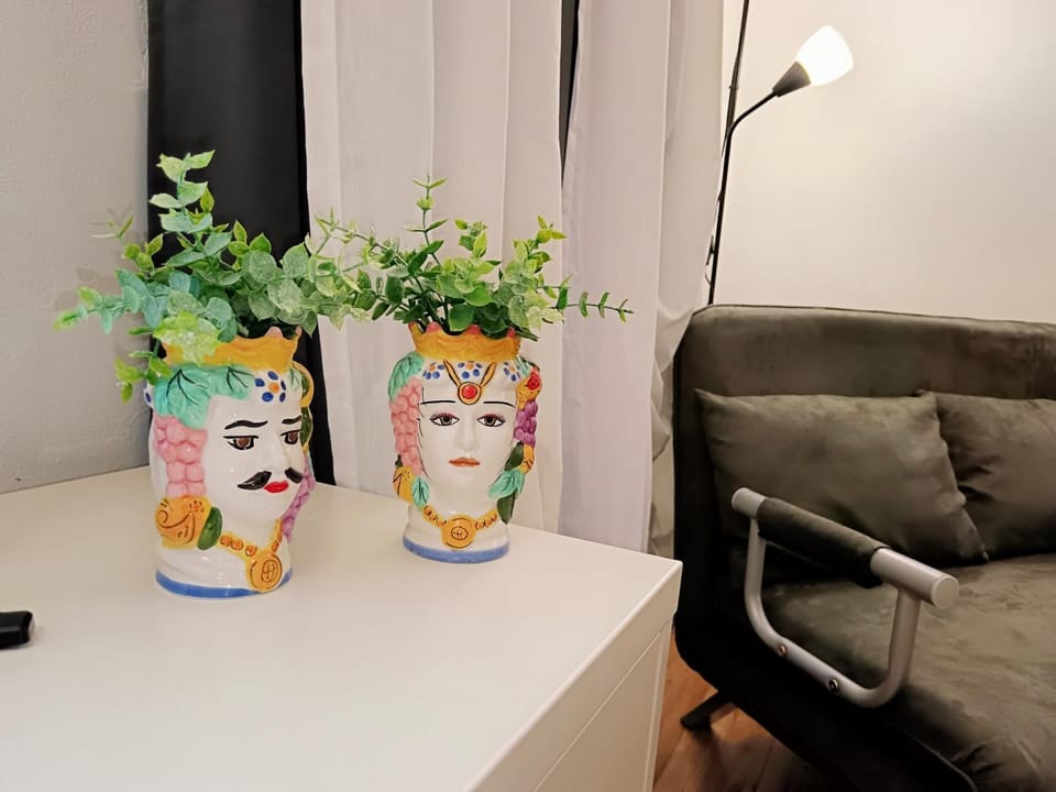Living room, Decorative detail, Seating area
