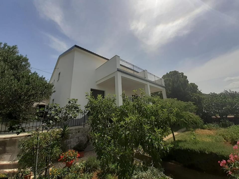 Property building, Garden
