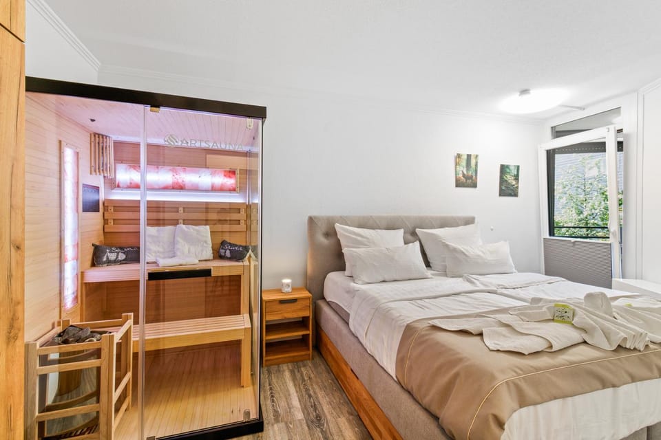 Sauna, Bedroom