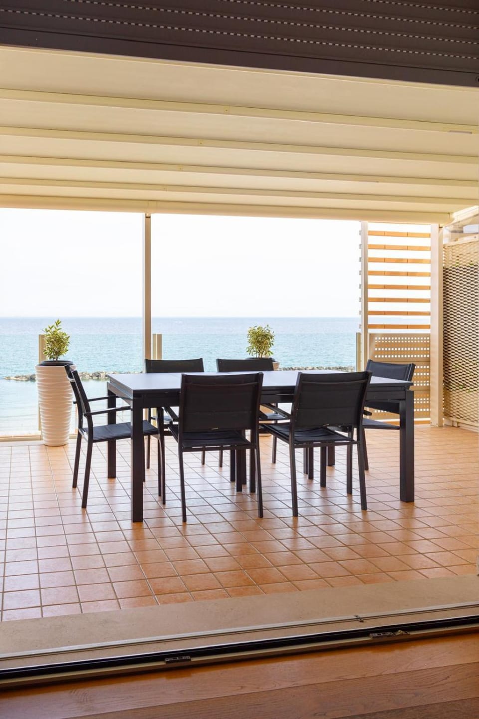 View (from property/room), Balcony/Terrace, Living room, Seating area, Dining area
