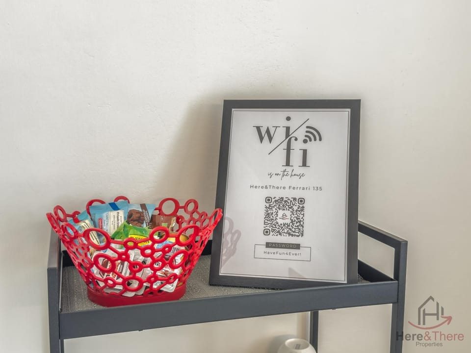 Text overlay, internet