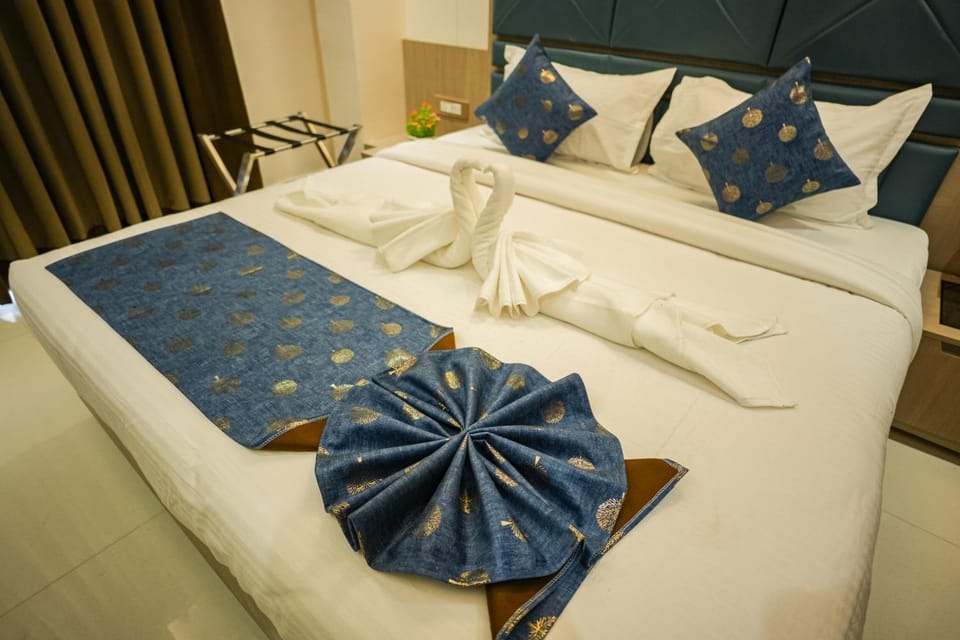 Sri Shyam Villas Near Kashi Vishwanath Temple Hotel in Varanasi