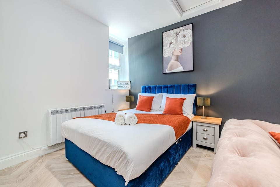 Bed, Photo of the whole room, Bedroom