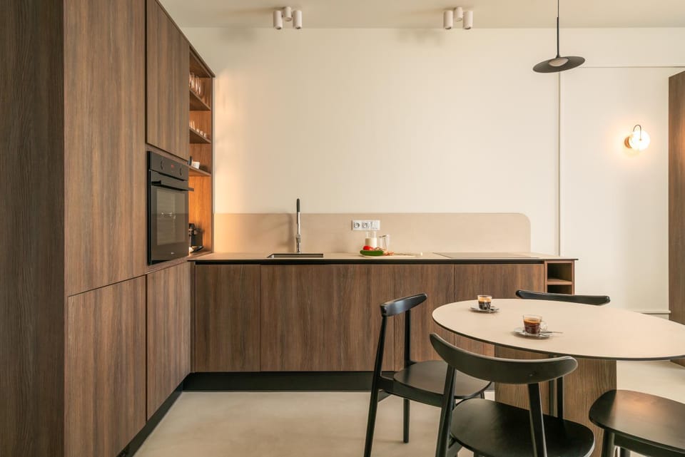Kitchen or kitchenette, Dining area, oven, stove