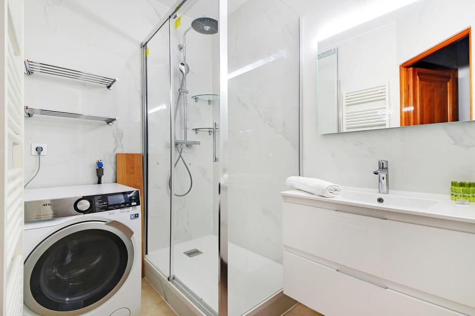 Shower, Bathroom, washing machine