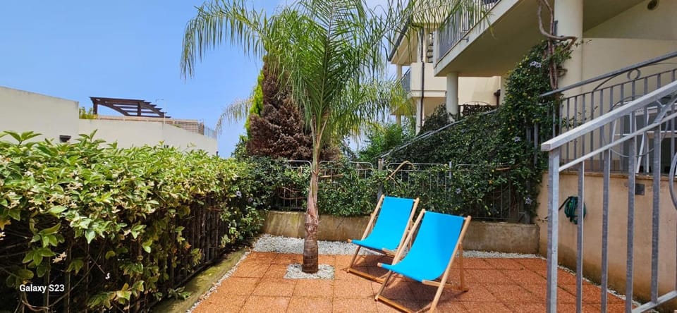 Garden, sunbed