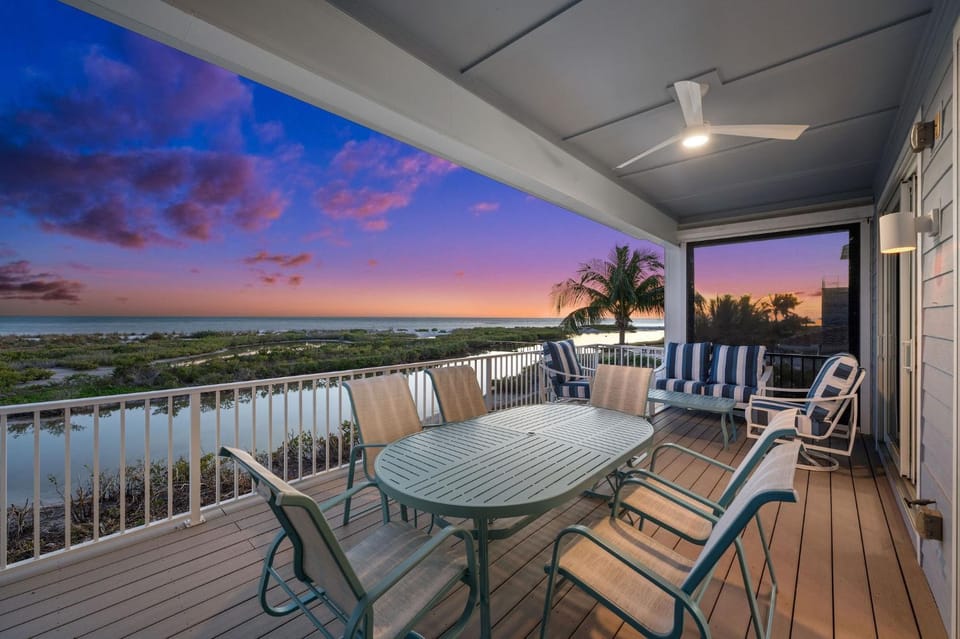 Balcony/Terrace, Dining area, Beach