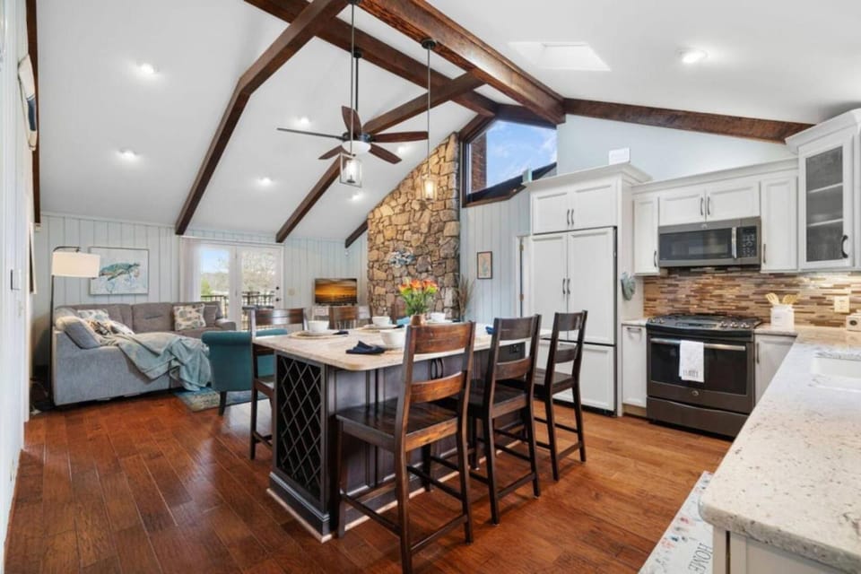 Southern Breeze on Lake Norman House in Lake Norman
