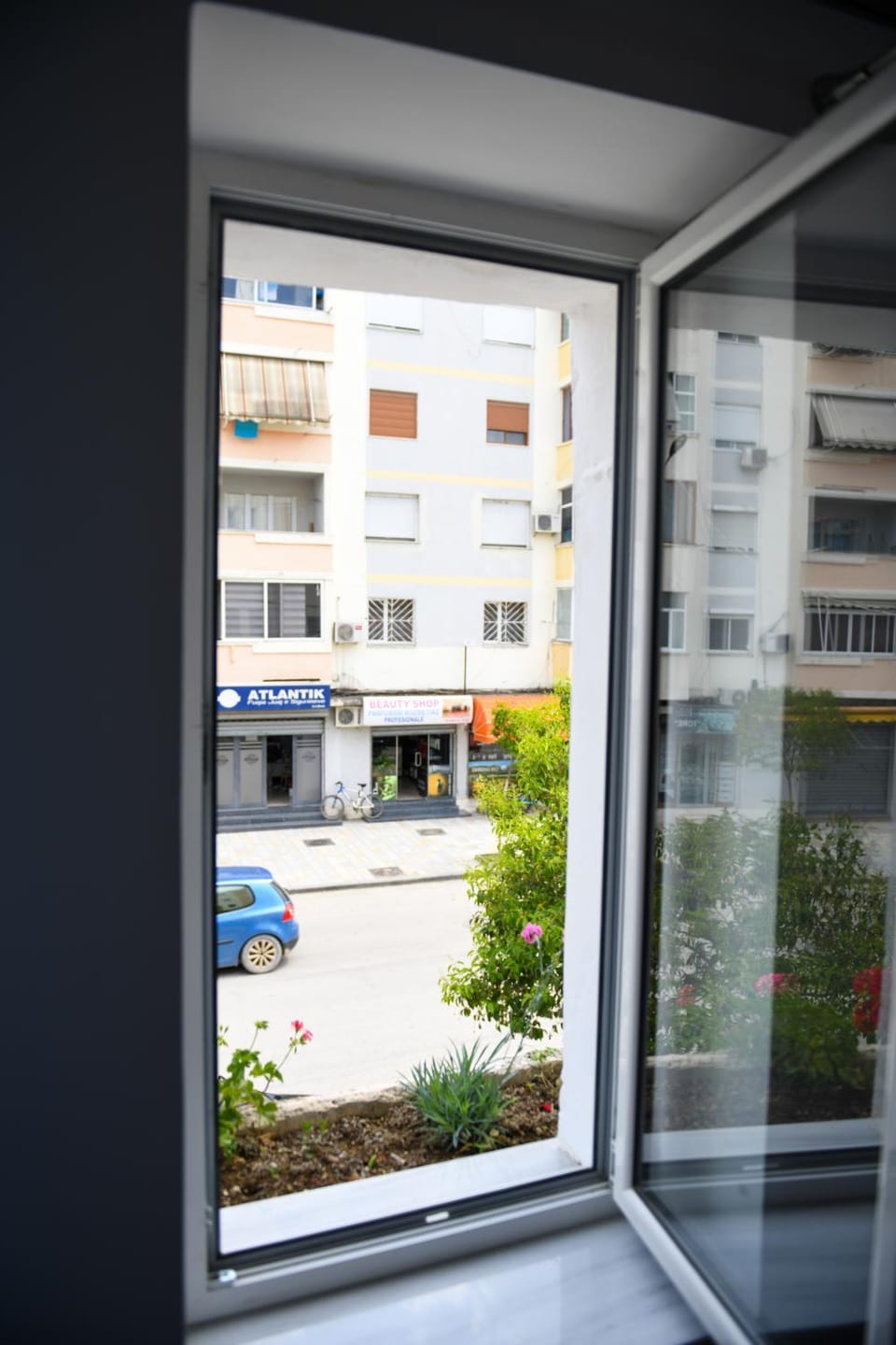 Day, City view, Location
